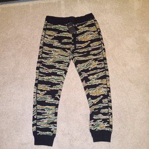 New Men's PIPED V2 JOGGERS – Tiger Camo size Medium